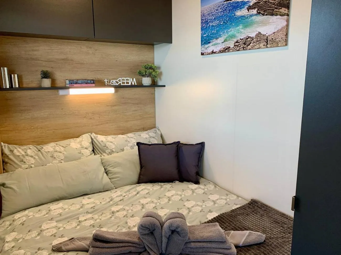 Beachfront Vacation Homes スヴェティ・ペタル 0*,  クロアチア